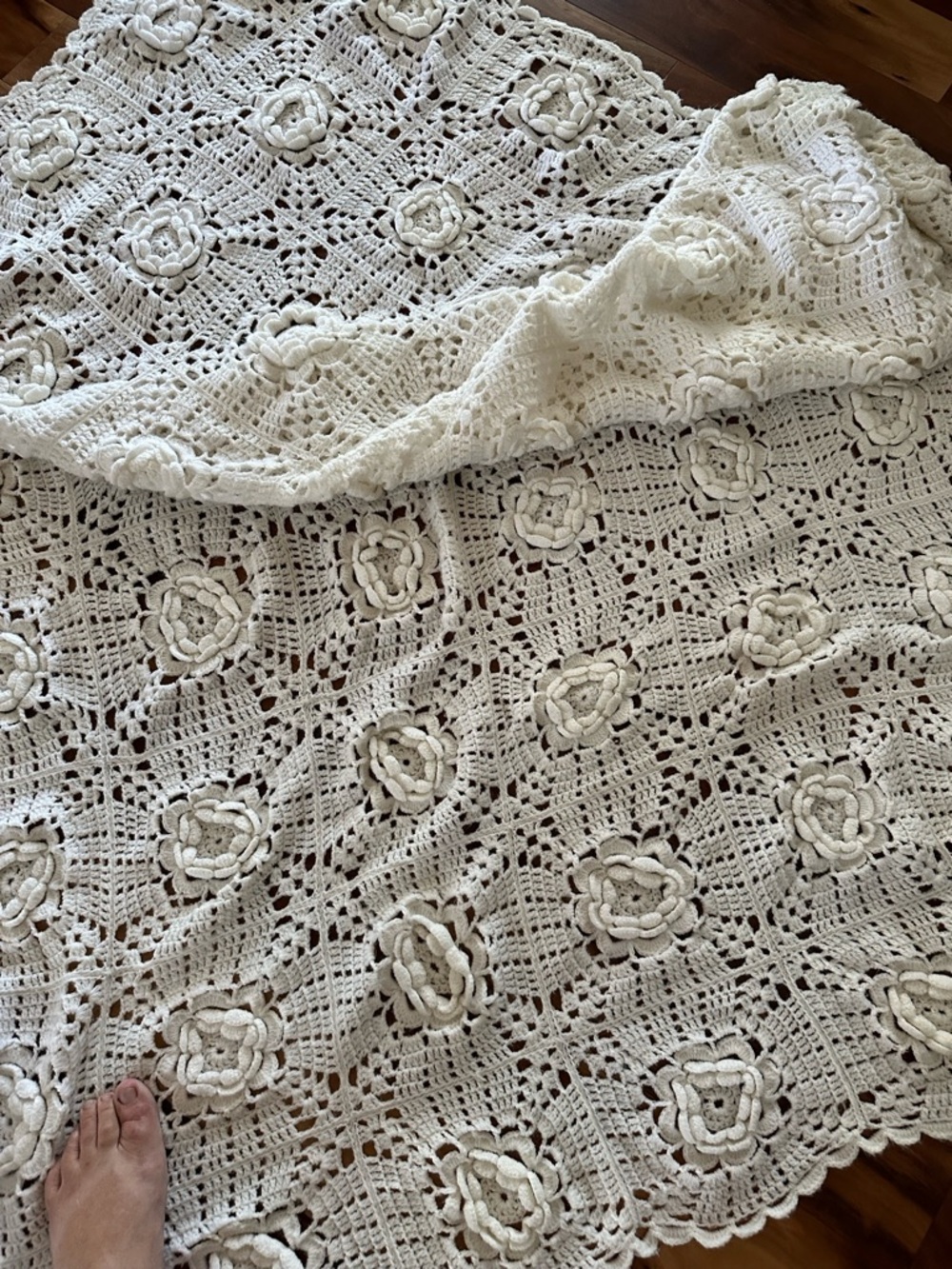 Vintage twin crochet rose flower blanket - Picture 6 of 9